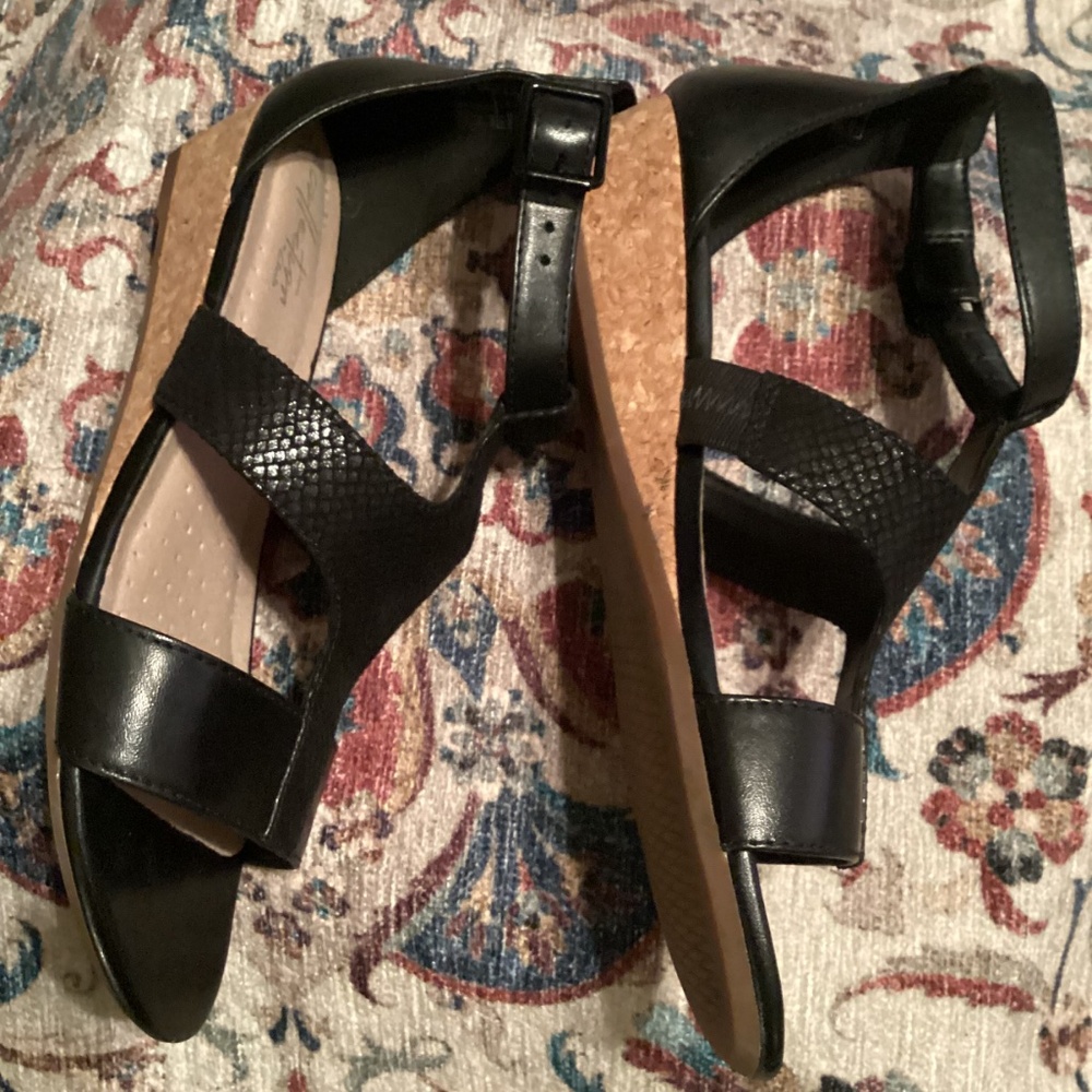 Clarks - Picture 3 of 5